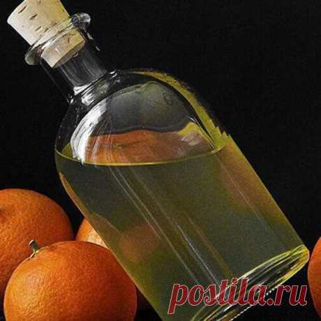 ​​РЕЦЕПТ ЛИКЕРА «КУАНТРО» В ДОМАШНИХ УСЛОВИЯХ - Скатерть-Самобранка - медиаплатформа МирТесен ​​РЕЦЕПТ ЛИКЕРА «КУАНТРО» В ДОМАШНИХ УСЛОВИЯХ. Напиток: Ликеры. Как подавать: со льдом. Основные ингредиенты: водка, лимон, апельсин. Принадлежность: Франция. Время приготовления: до 7 дней. Крепкость: до 27°. Сложность приготовления: 2/5. «Куантро» – название французского апельсинового ликера,