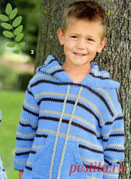 Худи для мальчика - стильная вещь для вашего мальчишки. Карман-кенгуру, спущенное плечо, удобный капюшон - в этой модели учтено всё!