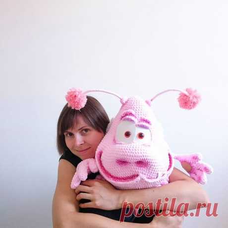 Can't stop hugging him) 
His name is Positive, he's available and looking for new home.
#crochettiky_toys