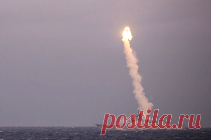 В России испытают гиперзвуковую ракету «Циркон». Государственные испытания новейшей гиперзвуковой ракеты «Циркон» с надводного носителя начнутся в августе 2021 года. «Во второй половине августа начнутся летно-конструкторские испытания "Циркона" с атомной подводной лодки "Северодвинск"», —пояснил источник.