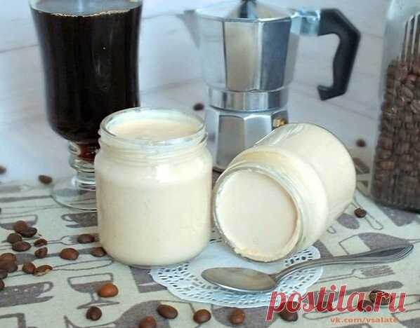 Кофeйный йогуpт с топлeным молоком