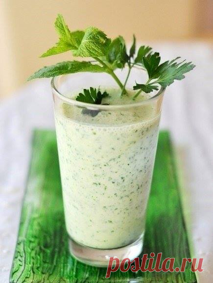 Вкусные кефирные коктейли для похудения: 3 простых рецепта.