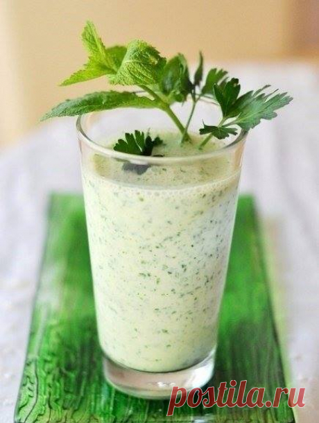 Вкусные кефирные коктейли для похудения: 3 простых рецепта.