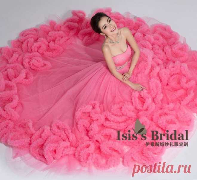 Роскошное платье с бесплатной доставкой курьером!