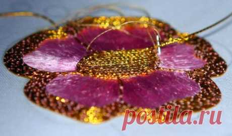 Вышивка шелком и золотом