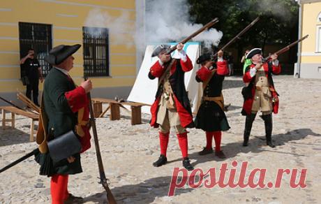 Фестиваль исторической реконструкции стартовал в Калуге в честь 650-летия города. Для гостей открыли шесть площадок