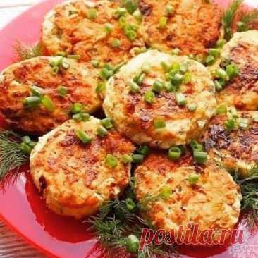 ​Куриные котлеты с кабачком и сыром Ингредиенты:&nbsp;куриное филе - 400 гр.&nbsp;кабачок - 100 гр.&nbsp;укроп - 20 гр.&nbsp;чеснок - 2 зб.&nbsp;яйцо - 1 шт.&nbsp;сыр маложирный- 50 гр.&nbsp;соль, специи - по вкусуПриготовление:1️. Куриное филе прокручиваем через мясорубку.&nbsp;2️. Кабачок трем на терке, отжимаем лишнюю...