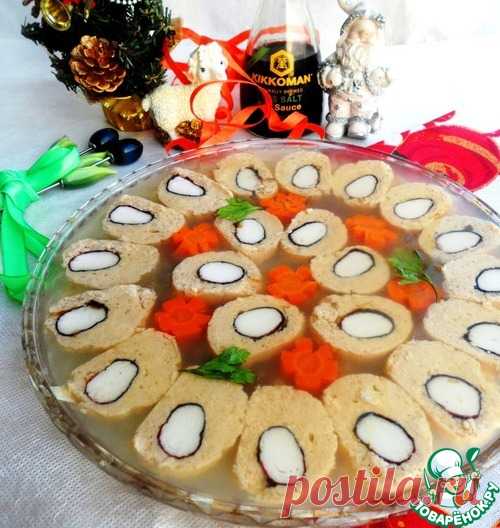 Новогоднее заливное из рыбных рулетов - кулинарный рецепт