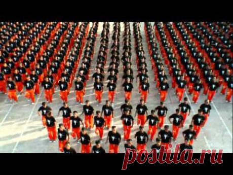 Танец заключенных в память о Майкле Джексоне