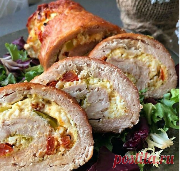 Вкусный куриный рулет
Ингредиенты:
🍅Куриное филе (или готовый куриный фарш)
🍅Сыр
🍅Помидор
🍅Зелёный лук
🍅Яйца
🍅Натуральный йогурт/сметана/творожный сыр
🍅Специи.