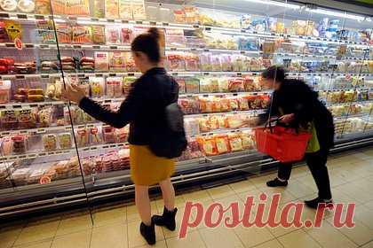 Европе пообещали сдержанный рост экономики. Рост экономики в странах ЕС будет сдержанным, рецессии в странах блока не ожидается. Такой прогноз дал еврокомиссар по вопросам экономики Паоло Джентилони. По его словам «уже ясно», что сценарий «неизбежности рецессии и стагфляции» не воплотится. Эксперты ждут роста ВВП на 0,6 процента.