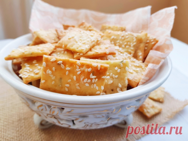 Крекеры с сыром и специями