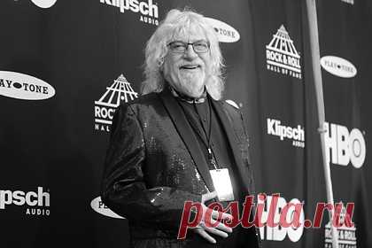 Умер барабанщик группы Moody Blues. Умер сооснователь и барабанщик британской рок-группы Moody Blues Грэм Эдж. Музыкант скончался в возрасте 80 лет. Причина его смерти не уточняется. Эдж был единственным участником коллектива, который оставался в нем с момента его основания. В 2018 году он прекратил гастролировать, а до этого перенес несколько инсультов.