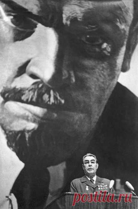 50 лет со дня прихода к власти.
фото из архива ИТАР ТАСС.