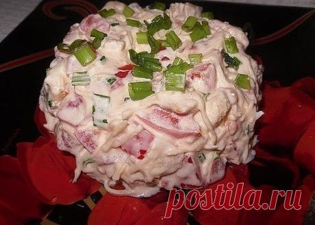 ТОП-10 САМЫХ БЫСТРЫХ САЛАТОВ! ГОТОВЯТСЯ ЗА 10 МИНУТ!

1. Салатик из крабовых палочек с помидорами

Продукты:
- Крабовые палочки - 150 гр.
- Помидор - 1 шт.
- Чеснок - 1зубчик.
- Сыр твердый
- Майонез - 20 гр.

Приготовление:
*Крабовые палочки порезать наискосок соломкой,
*Помидор порезать соломкой, (лишнюю жидкость можно слить)
*Сыр потереть на крупной терке.
*Выдавить чеснок.
*Заправить майонезом.
Приятного аппетита!

2. Салат Леди - очень вкусно и мега быстро

Ингредиент...