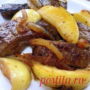 Куриная печень с яблоками и вином