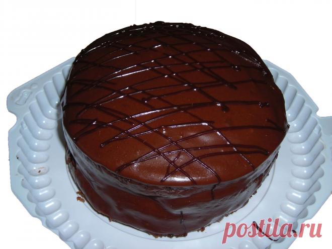 Прага» с грильяжным кремом: рецепт культового торта.
Знаменитый торт «Прага»  в некотором роде символ советской кондитерской промышленности.