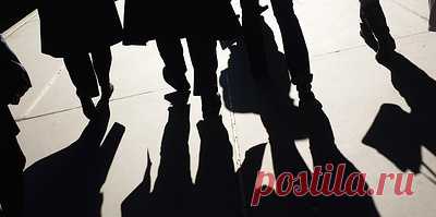 Работа на государство: мечтают ли белые воротнички о госкорпорациях. Работа в госсекторе (на государственной службе, в госкомпании или в организации, контролируемой государством) — на сегодня одно из наиболее востребованных направлений развития карьеры для российских топ-менеджеров. Такой вывод можно сделать из первого исследования, проведенного интернет-сервисом персонализированных рассылок вакансий Facancy, специализирующимся на предложениях для старшего и среднего руководящего состава…