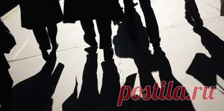 Работа на государство: мечтают ли белые воротнички о госкорпорациях. Работа в госсекторе (на государственной службе, в госкомпании или в организации, контролируемой государством) — на сегодня одно из наиболее востребованных направлений развития карьеры для российских топ-менеджеров. Такой вывод можно сделать из первого исследования, проведенного интернет-сервисом персонализированных рассылок вакансий Facancy, специализирующимся на предложениях для старшего и среднего руководящего состава…