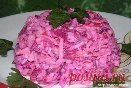 Розовый салатик со свеклой и крабовыми палочками - просто и вкусно!