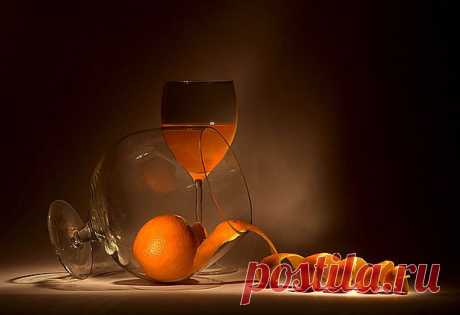 Композиции с бокалами.