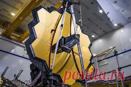 В атмосфере газового гиганта обнаружили метан. Космический телескоп имени Джеймса Уэбба получил спектры газового гиганта WASP-80 b размером с Юпитер и обнаружил, что его атмосфера содержит метан и водяной пар. Это первый раз, когда метан был выявлен на транзитной планете, то есть во время ее прохождения на фоне диска родительской звезды.