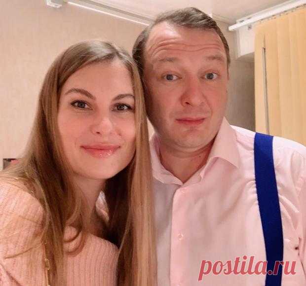 Марат Башаров остался в "Битве экстрасенсов": почему актер и его жена не явились в суд