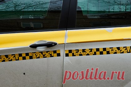 В России захотели запретить работу мигрантов в такси по всей стране