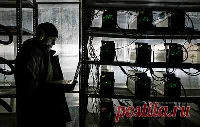 ФНС могут назначить ответственной за регулирование отрасли криптовалют. Замглавы Минфина Алексей Моисеев в интервью "Известиям" отметил, что этот вопрос обсуждается