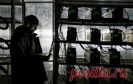 ФНС могут назначить ответственной за регулирование отрасли криптовалют. Замглавы Минфина Алексей Моисеев в интервью "Известиям" отметил, что этот вопрос обсуждается