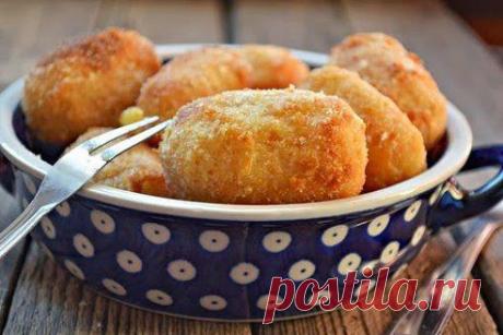 Картофельные крокеты с сыром и грибами в духовке.Безумно вкуснo!! Быстро, легко и ОЧЕНЬ вкусно! Рецепт совсем простой. !! Более подробно о рецепте можете узнать в источникe: шеф-повар Одноклассники, по ссылке fastppc.net/HpuO  Рекомендуем посмотреть!!! Приятного аппетитa////

Дорогие кулинары! Чтобы не потерять рецепт, жмите &quot;Класс!&quot;, а потом &quot;поделиться&quot;. Рецепт будет на вашей стене В Одноклассники. Всё ОК!