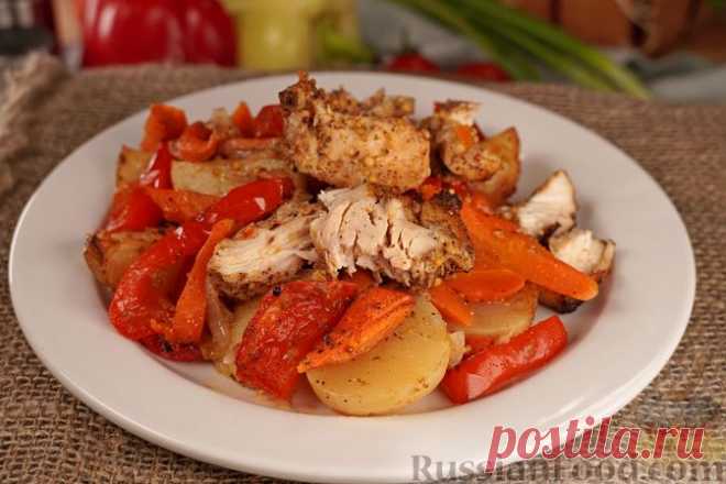 Рецепт: Молодой картофель, запечённый с курицей в рукаве на RussianFood.com