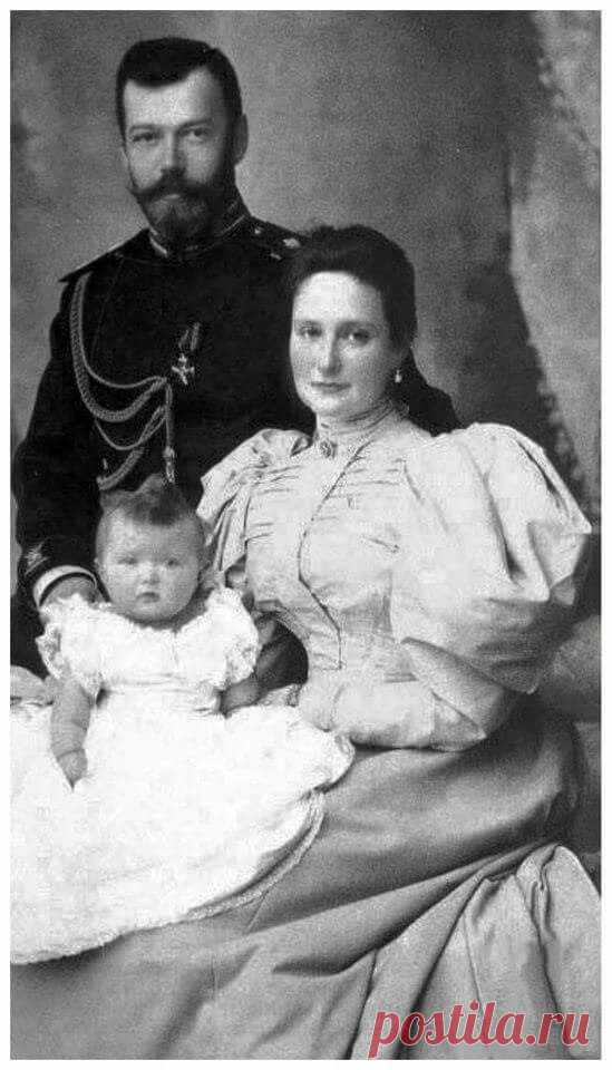 Tsar Nicholas ll of Russia and Empress Alexandra Feodorovna of Russia with their first child,Grand Duchess Olga Nikolaevna Romanova of Russia. "AL"  /  Anna Laurendet сохранил(а) Пин на доску Romanovs ~ The Siblings  |  Pinterest • Всемирный каталог идей