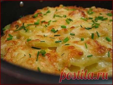 Курица маринованная в кефире, запечённая с картофелем с травами и чесноком