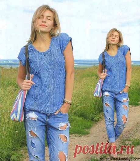 Стильный топ спицами Стильный синий топ спицами. Отличная модель под джинсы. Для вязания воспользуйтесь схемами и описанием ниже.…