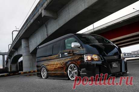 Toyota Hiace 2007.