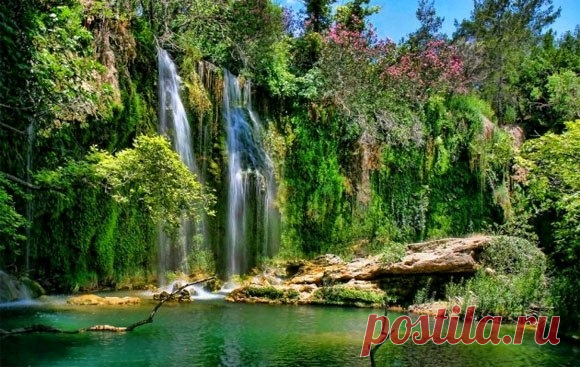 Водопады Куршунлу - турецкое чудо природы Водопады Куршунлу находятся на реке Аксу, которая берет свое начало в горах Торос и впадает в Средиземное море к востоку от Антальи.