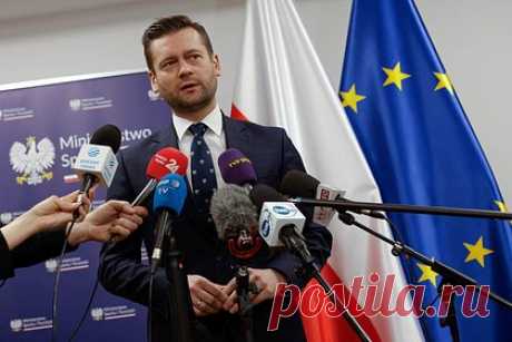 В Польше рассказали о готовности шантажировать МОК из-за россиян. Министр спорта и туризма Польши Камиль Бортничук рассказал о готовности страны прибегнуть к шантажу Международного олимпийского комитета (МОК) в случае допуска российских и белорусских спортсменов до Игр-2024. «Бойкот, конечно, является самой сильной картой, которую мы имеем», — рассказал он.