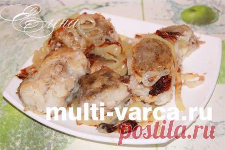 Жареная треска с луком в мультиварке Редмонд