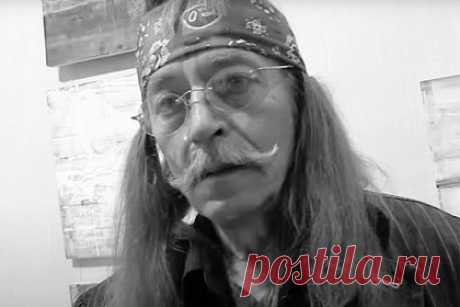 Умер один из основателей группы «Машина времени». В Москве на 71-м году жизни скончался один из основателей и автор названия группы «Машина времени» Юрий Борзов. По предварительным данным, причиной смерти является сердечный приступ. Артист был найден утром в своей квартире в Токмаковом переулке в Басманном районе Москвы.