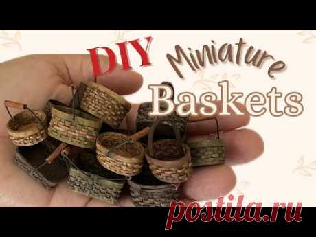 Tiny baskets woven from ordinary cardstock! Perfect addition to your dollhouse.