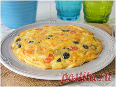 Frittata alla feta La frittata alla feta è un'idea semplicissima ma saporita e originale per portare in tavola un secondo piatto diverso dal solito. Io oltre al formaggio ho aggiunto
