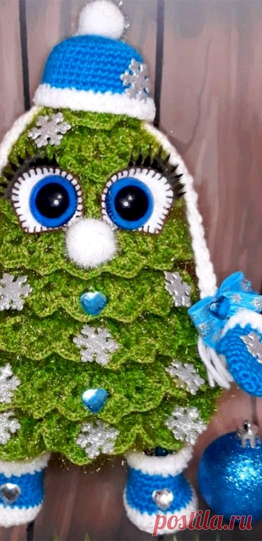 PDF Ёлка-Топотушка крючком. FREE crochet pattern; Аmigurumi toy patterns. Амигуруми схемы и описания на русском. Вязаные игрушки и поделки своими руками #amimore - новогодняя ёлка, ёлочка, елка, елочка к Новому году.