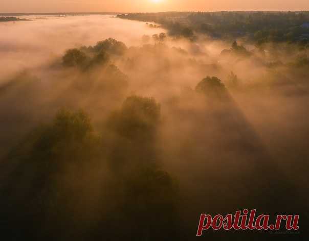 Майский рассвет над Угрой. Фотограф – Александр Кукринов: nat-geo.ru/photo/user/208171/ Доброе утро!