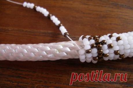 Потрясающее украшение из бисера