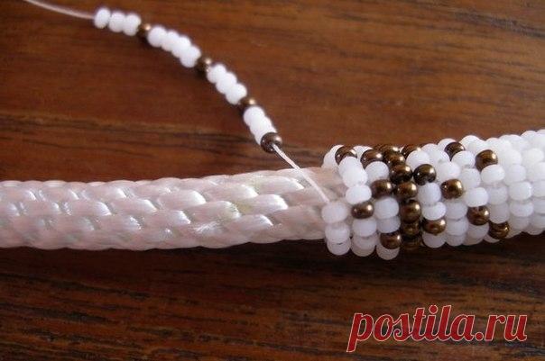 Потрясающее украшение из бисера