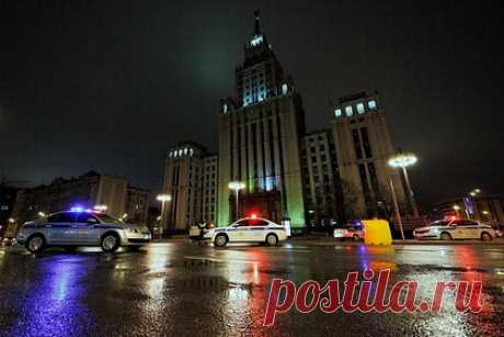Россия ввела санкции против 41 австралийца. МИД России внес 41 гражданина Австралии в черный список в рамках ответной меры на аналогичные действия местных властей в отношении Москвы. Как заявили представители МИД, в список попали австралийцы «из числа подрядчиков военно-промышленного комплекса, журналистов и муниципальных депутатов».