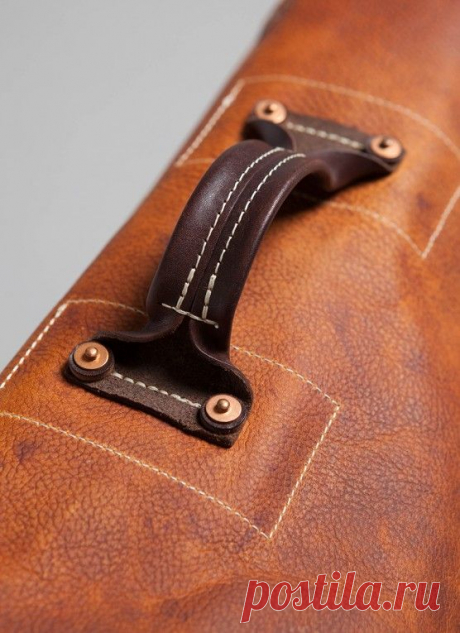 Leather working. Bag handle. | Detail