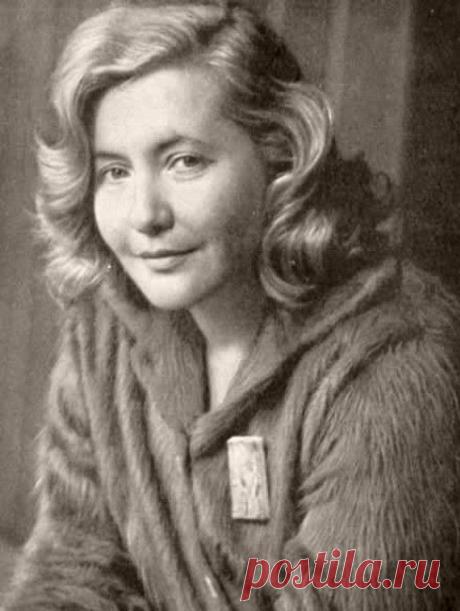 "Теперь не умирают от любви — насмешливая трезвая эпоха...".