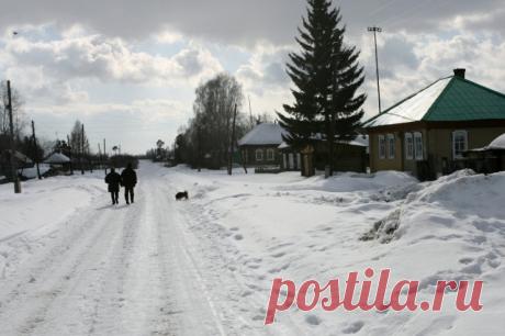 Раздели в минус 40. В селе под Томском две женщины жестко унизили соседку. В Томской области произошел вопиющий случай. Две подружки из с. Новиковка избили соседку, а потом раздели, бросили в сугроб, облили спиртным. Все это безумие снимала несовершеннолетняя дочка одной из мучительниц. На улице тогда было минус 40!